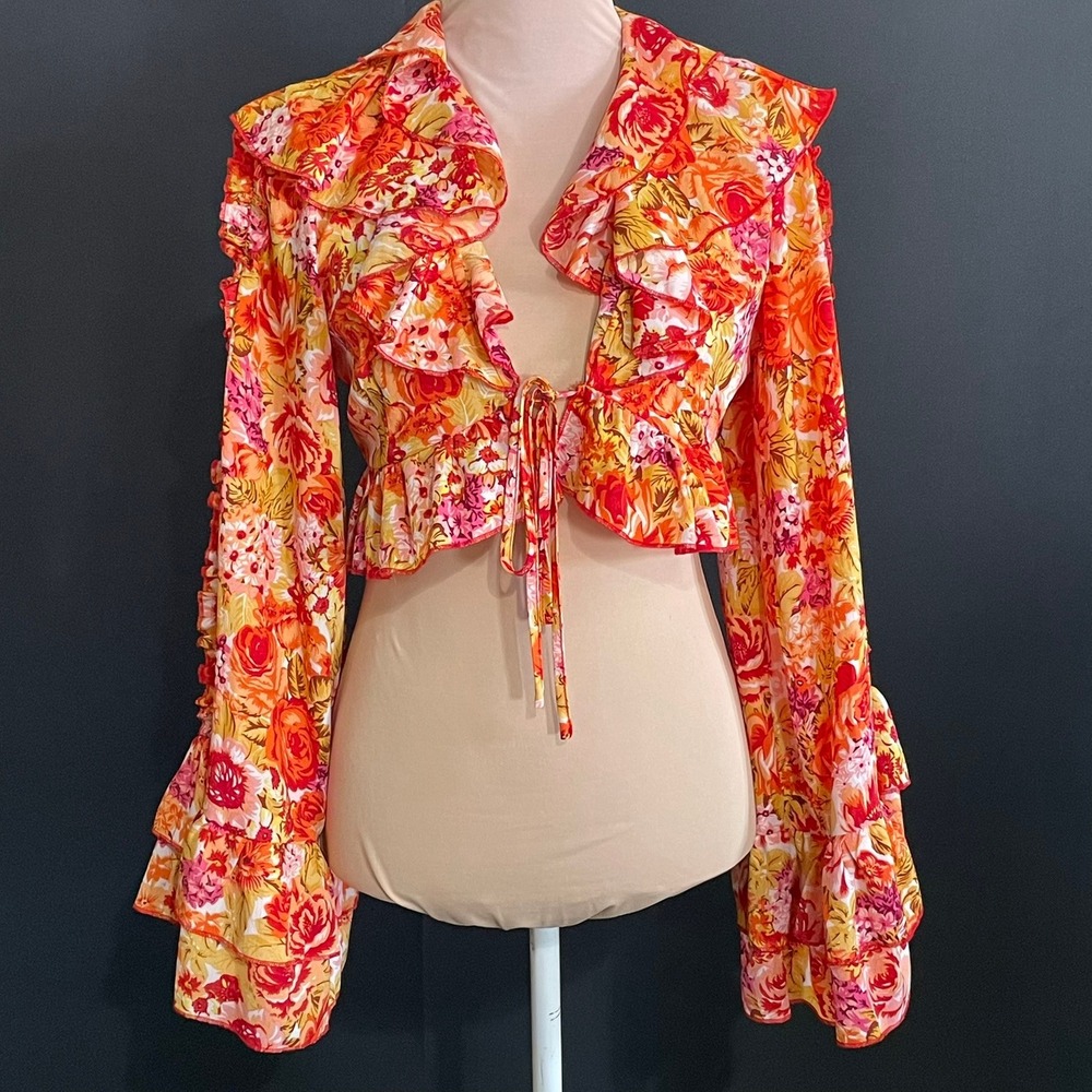 Boohoo Floral Ruffle Crop Top Women Size 4 Orange Good Tie Front Bell Sleeve